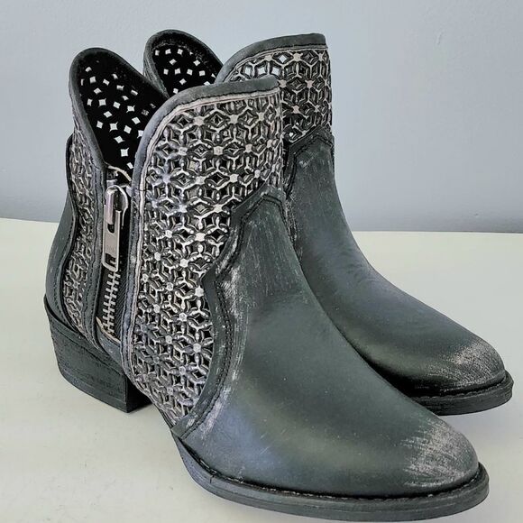 Circle G Shoes - Circle G by Corral Black Laser Cut Ankle Boot NEW size 8